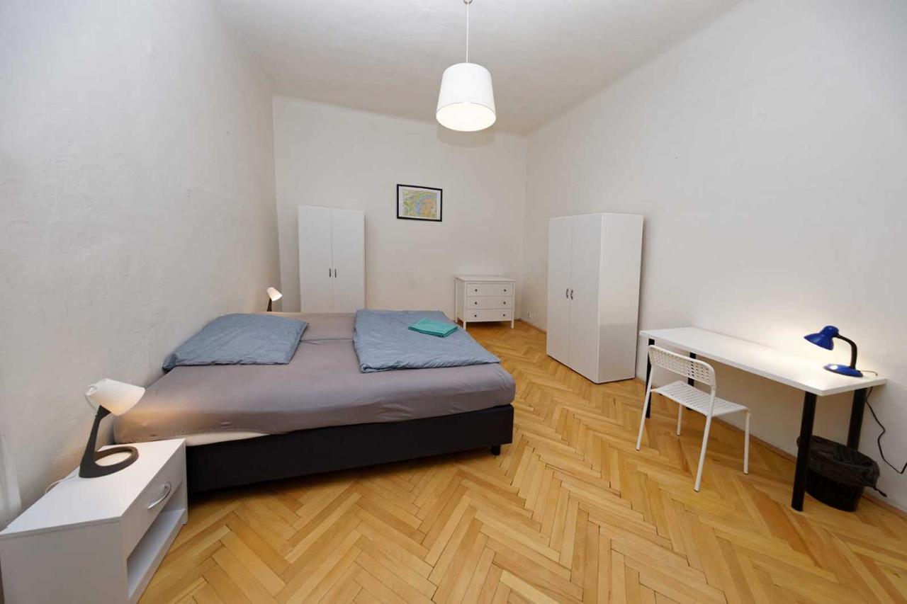 Peter'S Tower Apartments Praga Exterior foto